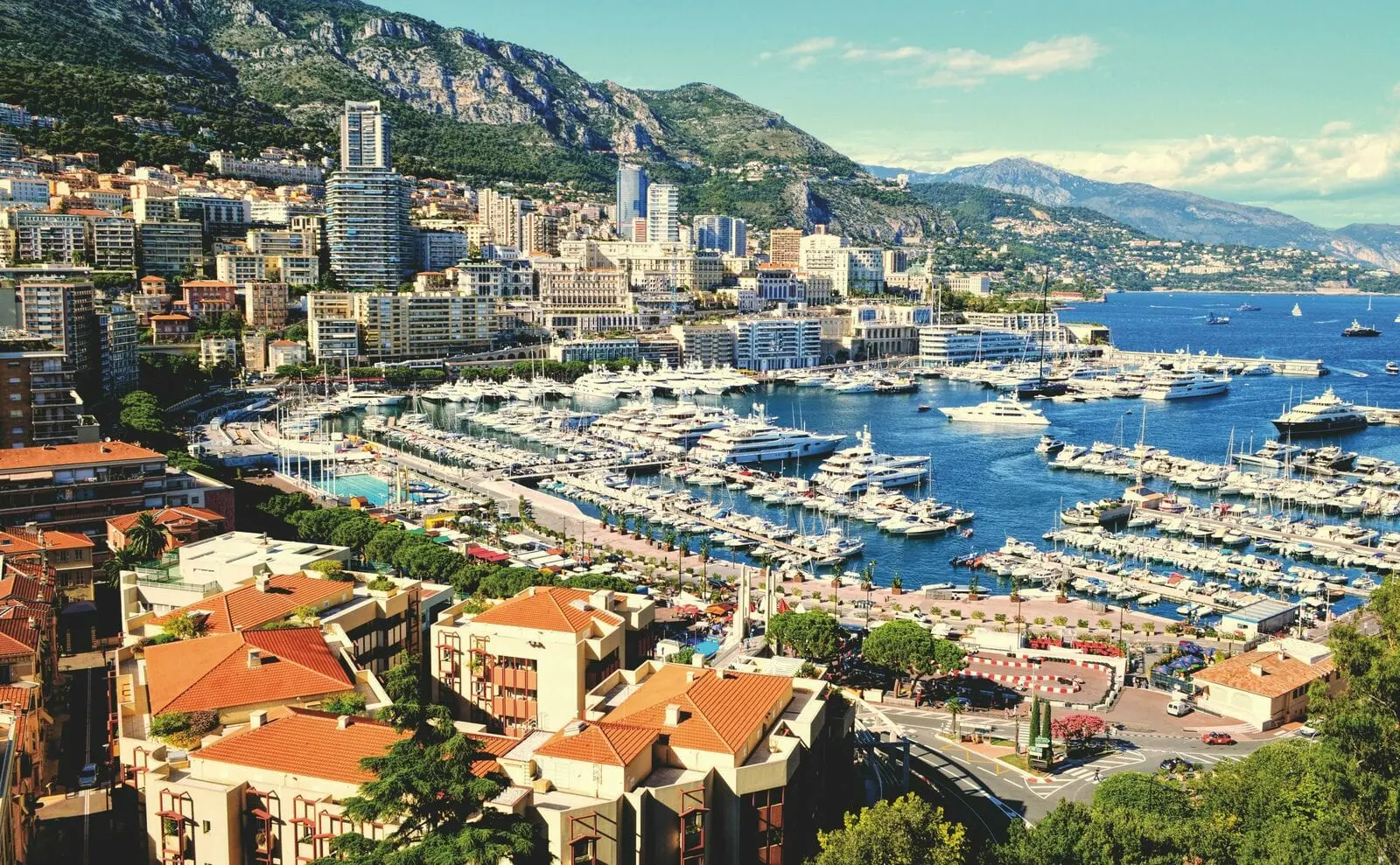 Port Hercule et les yachts de Monaco depuis les hauteurs
